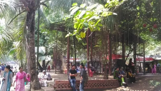 এখন ঢাকা বিশ্ববিদ্যালয়