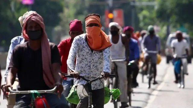 શ્રમિકોની તસવીર