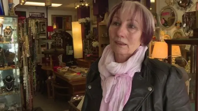 اليان ويستون تواجه مشكلة قلة راتب التقاعد الخاص بها