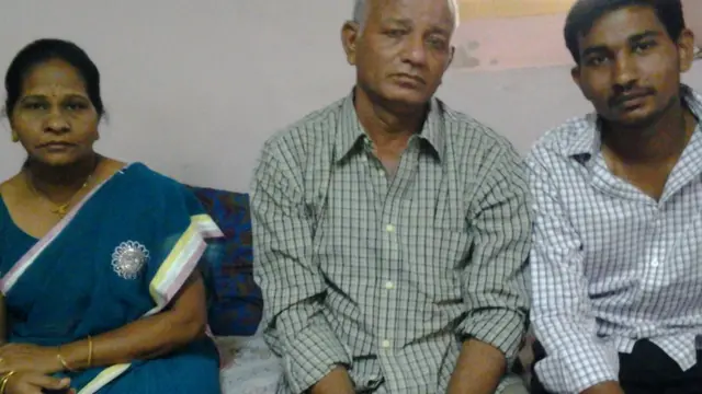 પરિવાર સાથે પૂનમભાઈની તસવીર