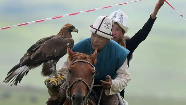 Кыргызстанда III Дүйнөлүк көчмөндөр оюндары башталды.