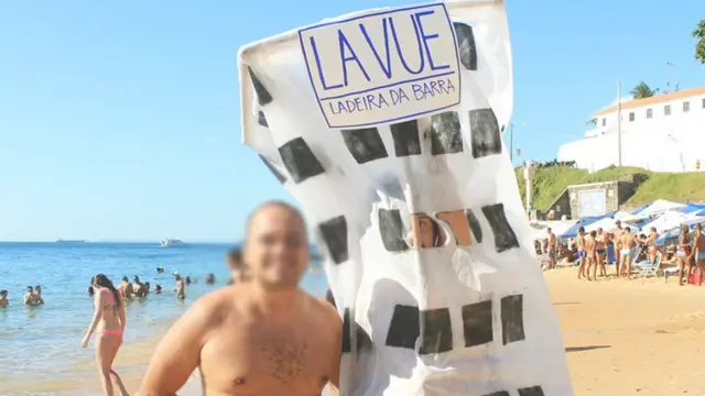 Fantasia de prédio na praia