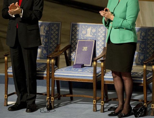2010年，劉曉波得諾貝爾獎，但無法出席，典禮上放者一把空椅子