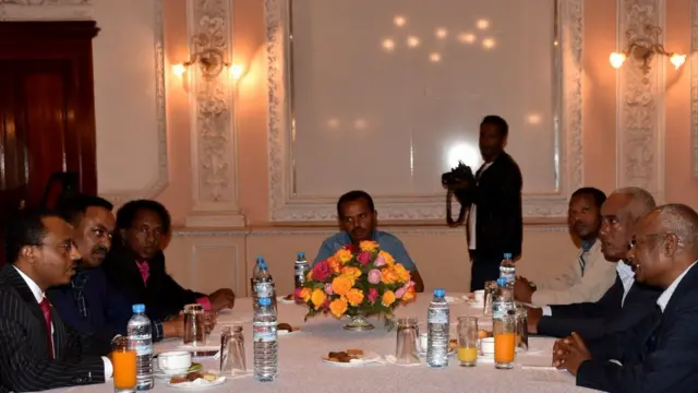 ልኡኽ መንግስቲ ኢትዮጵያ (ጸጋም) ምስ መራሕቲ ኦነግ (የማን) እናተዛተዩ