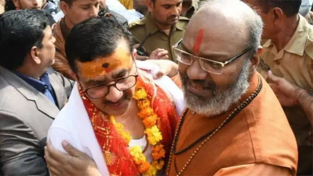 జితేంద్ర నారాయణ్ సింగ్ త్యాగిగా మారిన వసీం రిజ్వీ