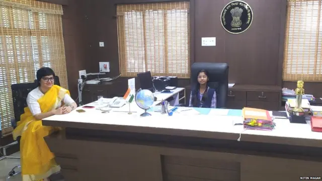 बुलडाण्याच्या जिल्हाधिकारी सुमन चंद्रा आणि योगिता मगर