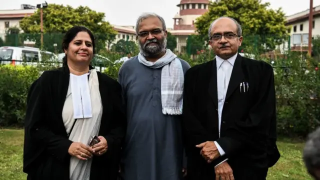 सुप्रीम कोर्ट में प्रशांत भूषण