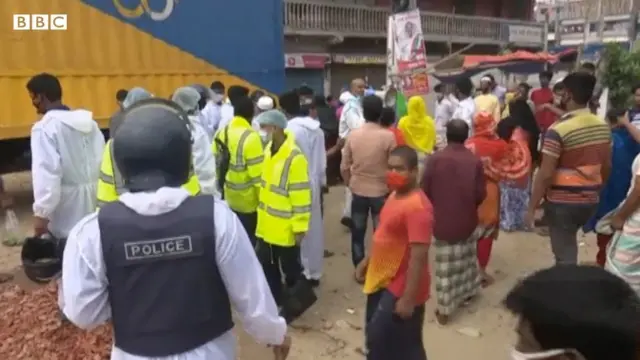 বাংলাদেশের পরিস্থিতি পর্যালোচনা করে বিশেষজ্ঞদের অনেকে মে মাসেও পরিস্থিতির উন্নতি নিয়ে সন্দিহান