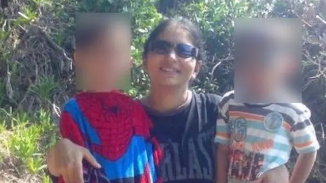 ሶሚያ ባሳር ከልጆቿ ጋር