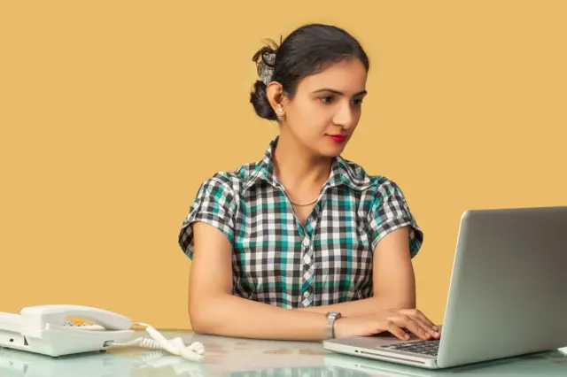 देशातील काही कठीण परीक्षांमध्ये चार्टर्ड अकाउंटंटची गणना होते. पण जाणकार कंपनी सेक्रेटरीलाही तितकेच कठीण मानतात.