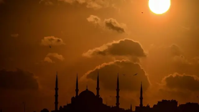 many pipo dey jolli wen time to break reach