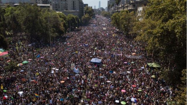 Marcha de mujeres en Chile.