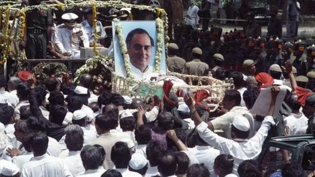 राजीव गांधी