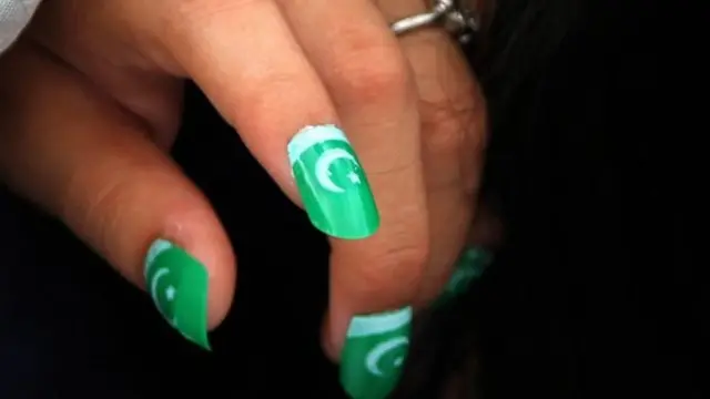 E never tay wey Pakistan just comot Prime Minister Nawaz Sherif