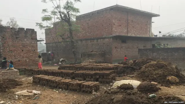 गोरखपुर की मांएं, गोरखपुर