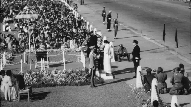 1956లో గణతంత్ర దేశంగా ప్రకటన