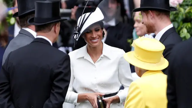 Meghan Markle, Príncipe Harry e Rainha Elizabeth IIblackjack jogoAscot