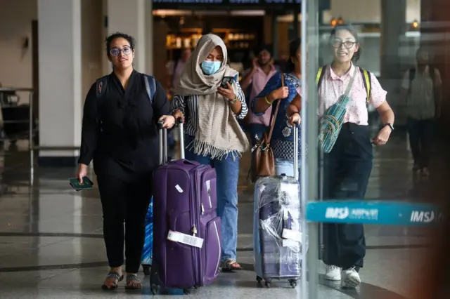 बाङ्ग्लादेशमा यसै साताबाट शिक्षण संस्थाहरू सुरु भएका छन् 