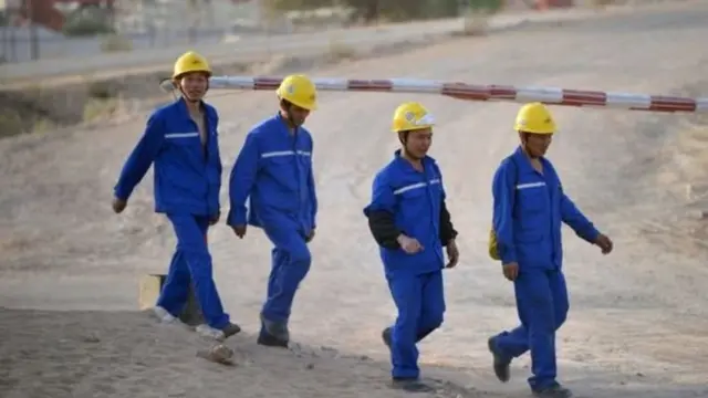 ਚੀਨ ਪਾਕਿਸਤਾਨ ਵਿੱਚ ਬਹੁਤ ਵੱਡਾ ਨਿਵੇਸ਼ ਕਰ ਰਿਹਾ ਹੈ ਤੇ ਹਜ਼ਾਰਾਂ ਚੀਨੀ ਕਾਮੇ ਉੱਥੇ ਪਹੁੰਚ ਰਹੇ ਹਨ ਜਿਨ੍ਹਾਂ ਵਿੱਚੋਂ ਕੁਝ ਗਲਤ ਇਰਾਦਿਆਂ ਵਾਲੇ ਵੀ ਹੁੰਦੇ ਹਨ।