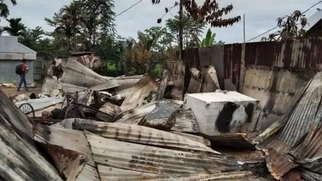 রোববার রাত দশটার দিকে রংপুরের পীরগঞ্জে এই হামলার ঘটনা ঘটেছে ।