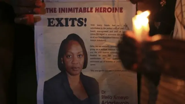 Aworan Dokita Stella nibi alẹ iranti alabẹla ti wọn ṣe fun ni Abuja lọjọ kẹrindinlọgbon osu kẹjọ odun 2014.