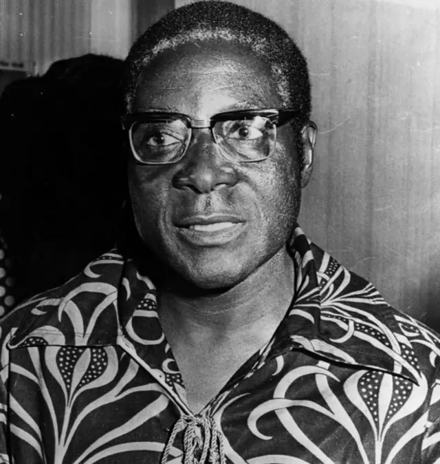 Mugabe yabanje kuba mwalimu igihe kinini, ku butegetsi bwe yateje imbere uburezi