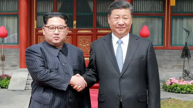 வடகொரிய தலைவர் கிம் மற்றும் சீன அதிபர் ஷி ஜின்பிங்