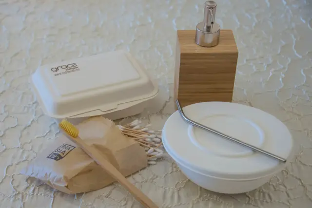 บรรจุภัณฑ์ปลอดพลาสติกแบบใช้แล้วทิ้ง ของโรงแรม Outrigger Laguna Phuket Beach Resort