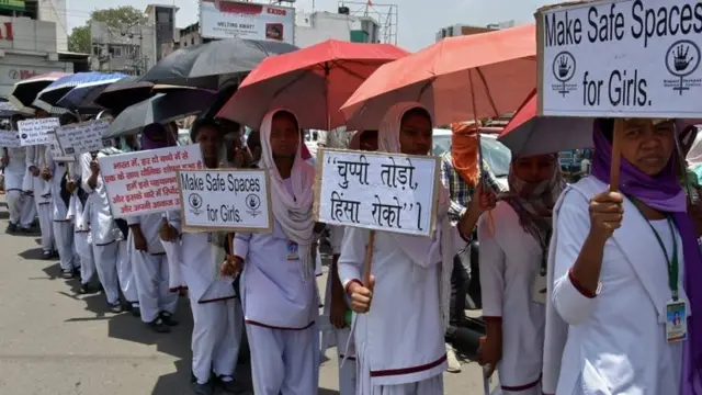 महिला सुरक्षा के लिए प्रदर्शन