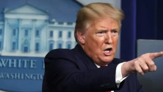 رئیس جمهور آمریکا برای "انهدام قایق های مزاحم ایران" به نیروهای نظامی کشورش فرمان داده است