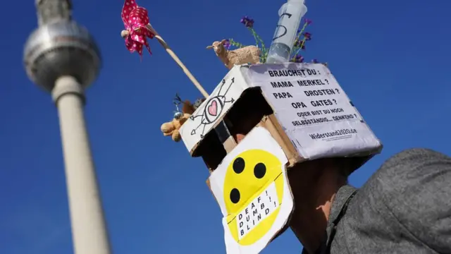 Како су настале теорије завере