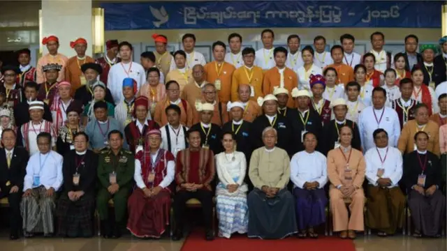 ပထမအကြိမ် ပြည်ထောင်စုငြိမ်းချမ်းရေး ၂၁ ရာစုပင်လုံညီလာခံ
