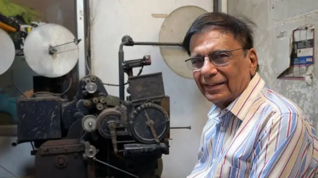 نلین سمپ کے دادا نے وہ مشین خریدی تھی جس پر فلم عالم آرا تیار کی گئی تھی