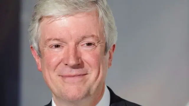 Uwurongoye BBC Tony Hall ashaka ko BBC yoshikana abanywanyi imuliyoni 500 inyuma y'imyaka ijana ishinzwe