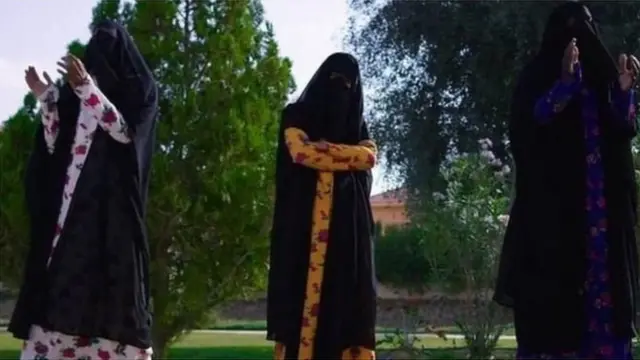 सौदी अरेबियाच्या महिला अधिकाऱ्यांवर जानेवारीत एक गाणं व्हायरल झाल होतं