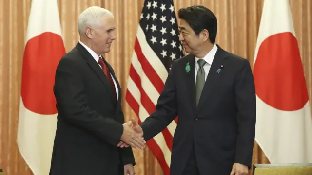Mike Pence dan Shinzo Abe