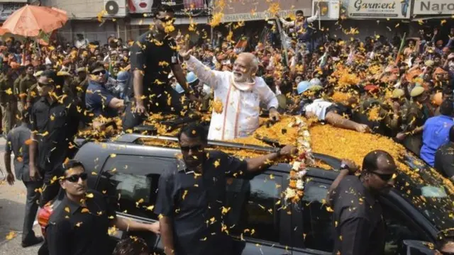 मोदी का रोडशो