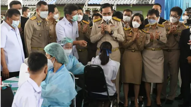 เด็กฉีดวัคซีนวันแรก