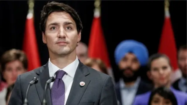 Xotin saunadagi korporativ ziyofatda