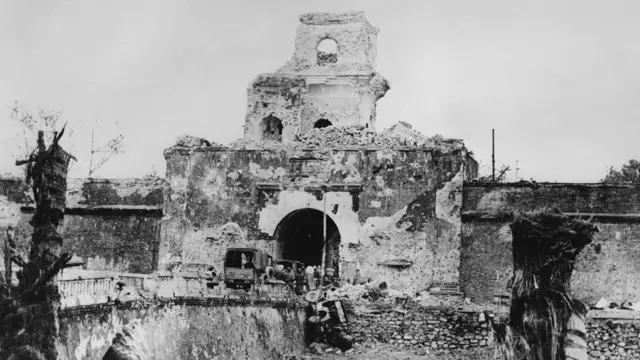 Huế bị tàn phá khủng khiếp trong trận Mậu Thân 1968