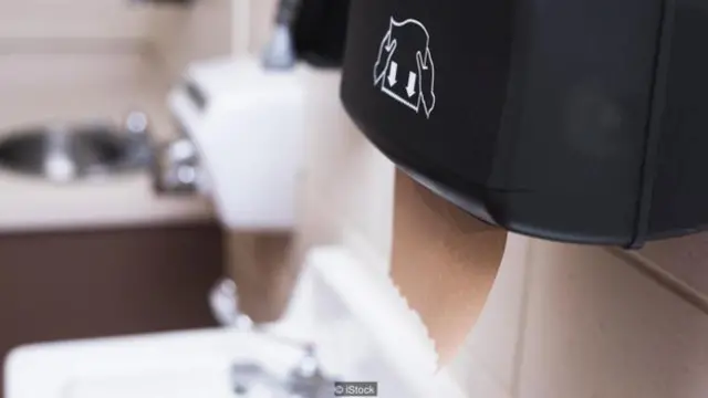 Hầu hết các nghiên cứu cho thấy khăn giấy dùng một lần là phương pháp vệ sinh nhất