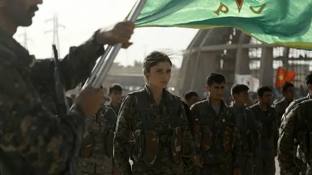 مقاتلة كردية