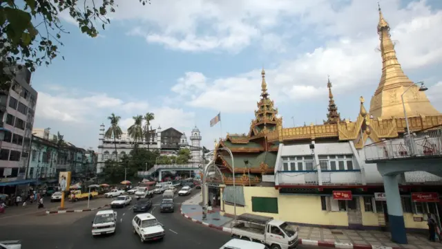 ရန်ကုန်အရှေ့နဲ့အနောက်ကို ဆက်သွယ်မယ့် စီမံကိန်းရဲ့ ရထားလမ်းပိုင်း ၁ မှာ လှိုင်သာယာဘူတာကနေ ပါရမီဘူတာအထိ ပါဝင်မယ်