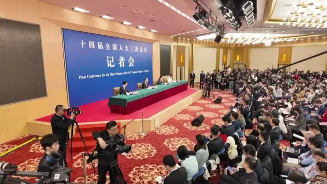 Хитой Ташқи ишлар вазирининг матбуот анжумани