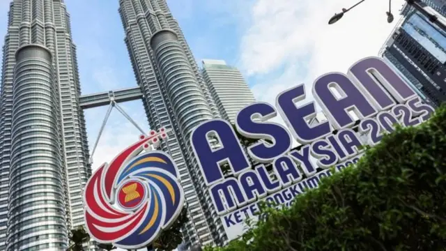 آقای ترامپ در حالی وارد کوالالامپور، پایتخت مالزی شد که اجلاس اتحادیه کشورهای جنوب شرقی آسیا یا آسه‌آن، از امروز آغاز می‌شود