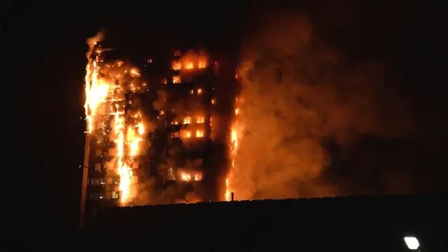 آتش‌سوزی در برج مسکونی در لندن