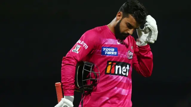 Qaerda sevishganlar boshqa odamlarning xotinlariga kop qoshadilar