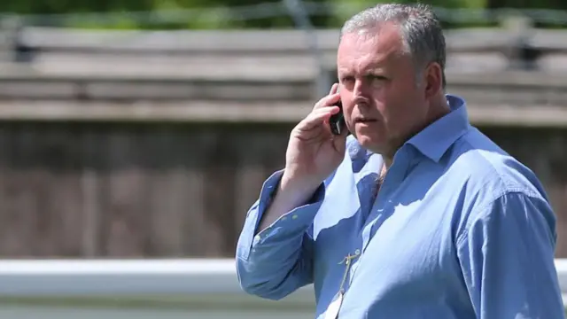 맥케이의 이메일이 공개되며 브로커 시스템이 어떤지 알려졌다