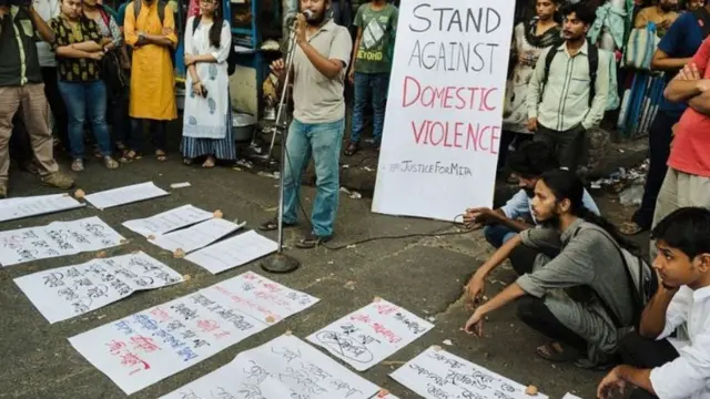 পারিবারিক সহিংসতার বিরুদ্ধে প্রতিবাদ-বিক্ষোভ