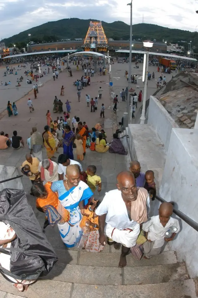 تروپتی مندر کا ایک منظر